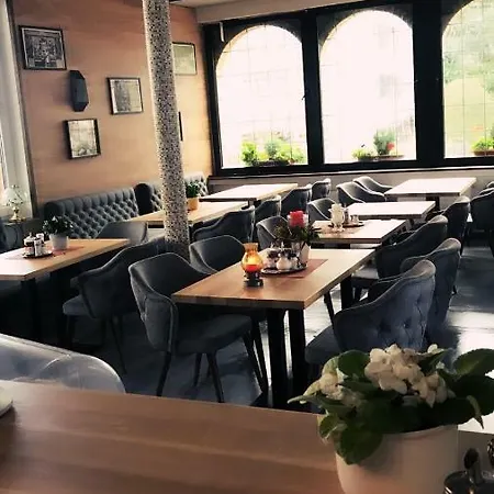 Gasthof Und Brunnenhof *